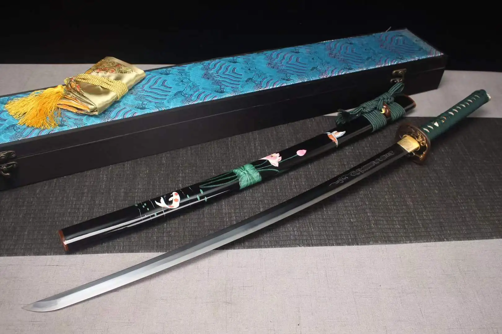 engraved-katana-9
