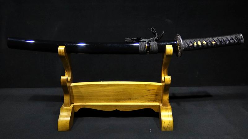 one-handed-japanese-sword-3
