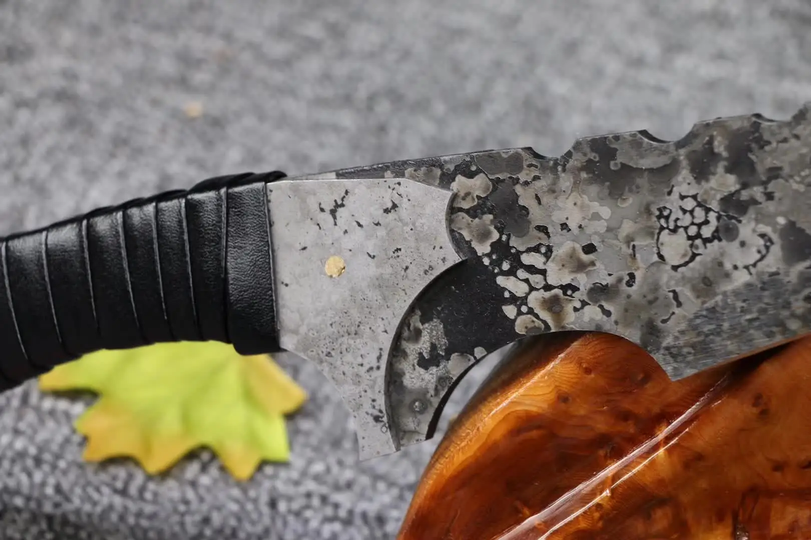 modern-short-sword-3