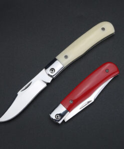 Two slip joint pocket knife models.
