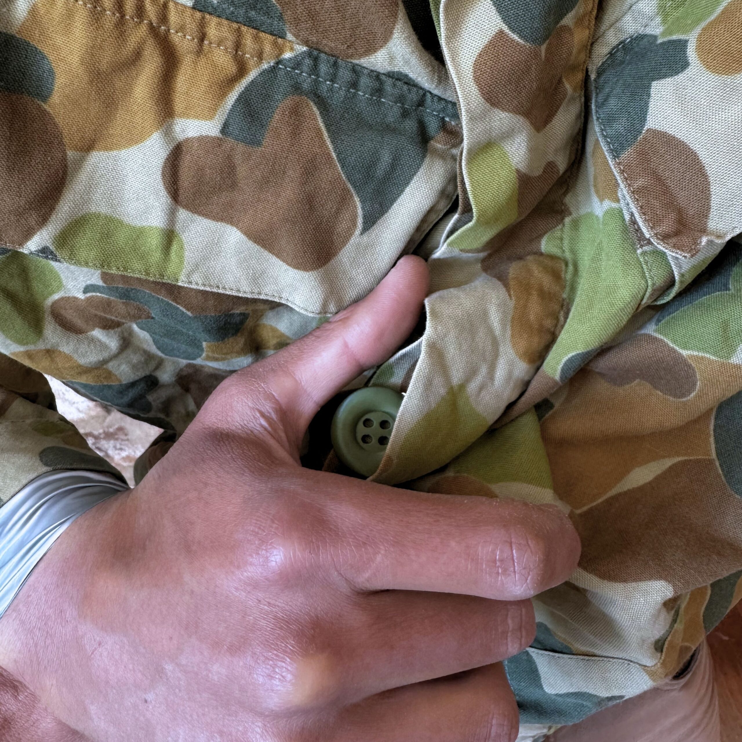 button-knife-21