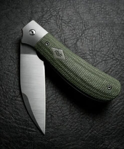 A sheepsfoot folding knife.