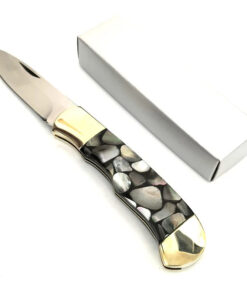 A simple pocjet knife.
